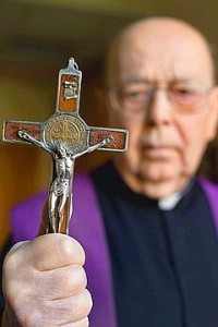 Dom Amorth et la puissance de la Croix